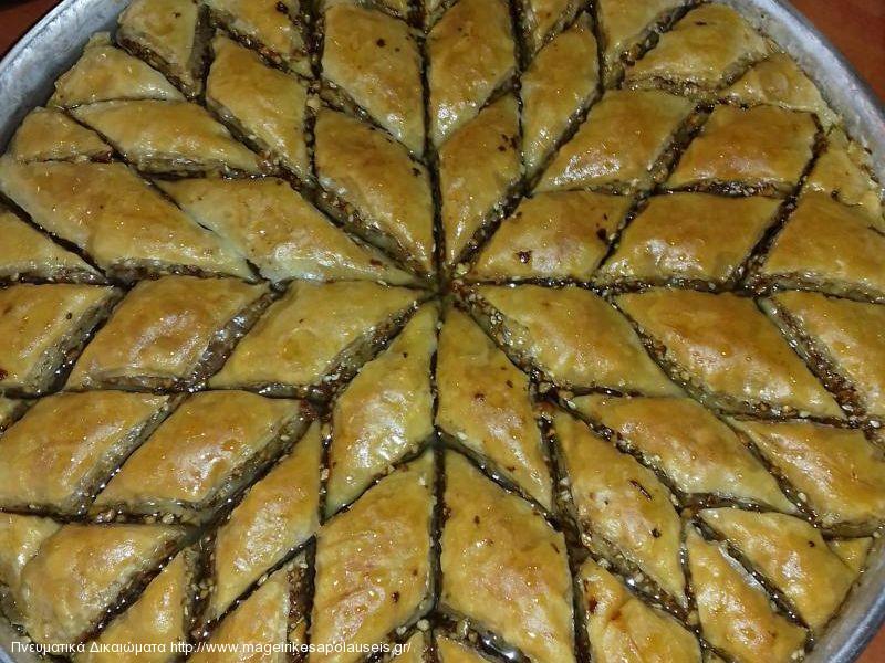 Μπακλαβάς με 40 χειροποίητα φύλλα